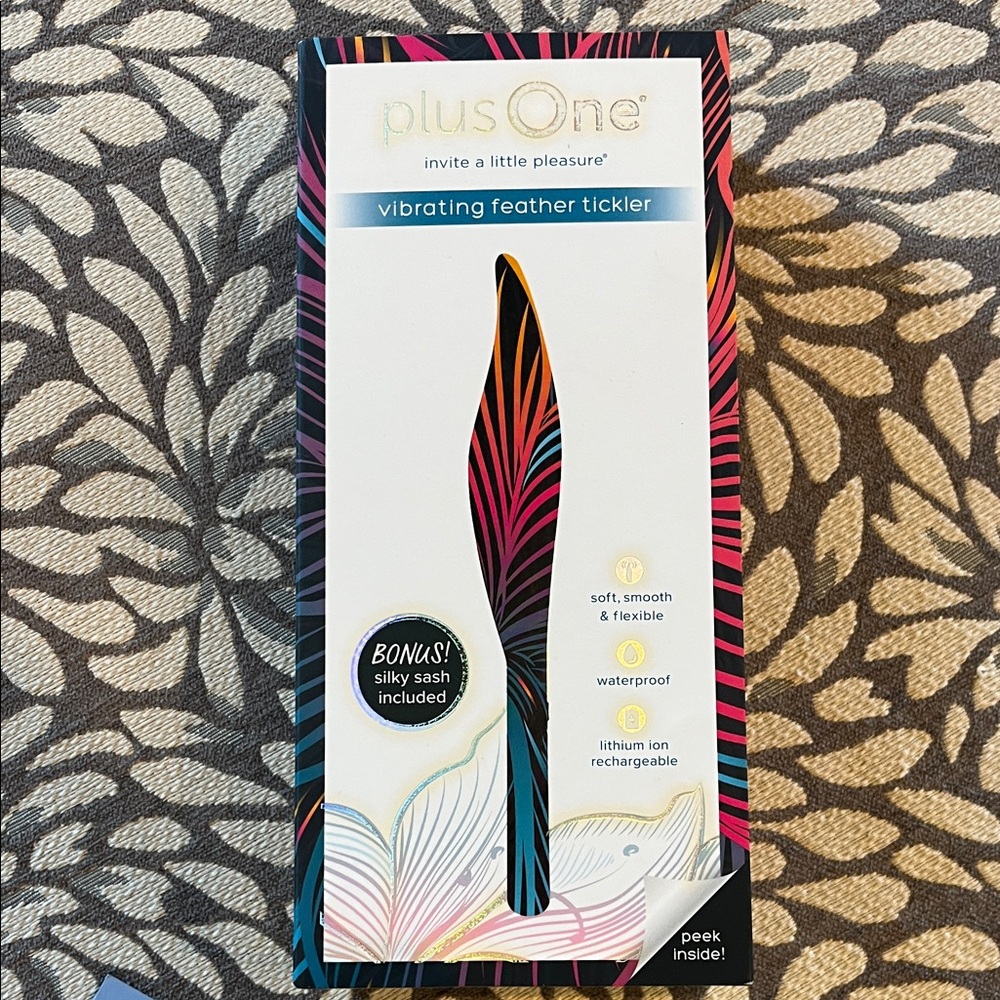 PAD! plusOne Vibrating Feather Tickler - Multicolor NWT